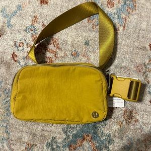 Lululemon Belt Bag in Parachute (CHTE) released 11/2021 - NWT never carried!